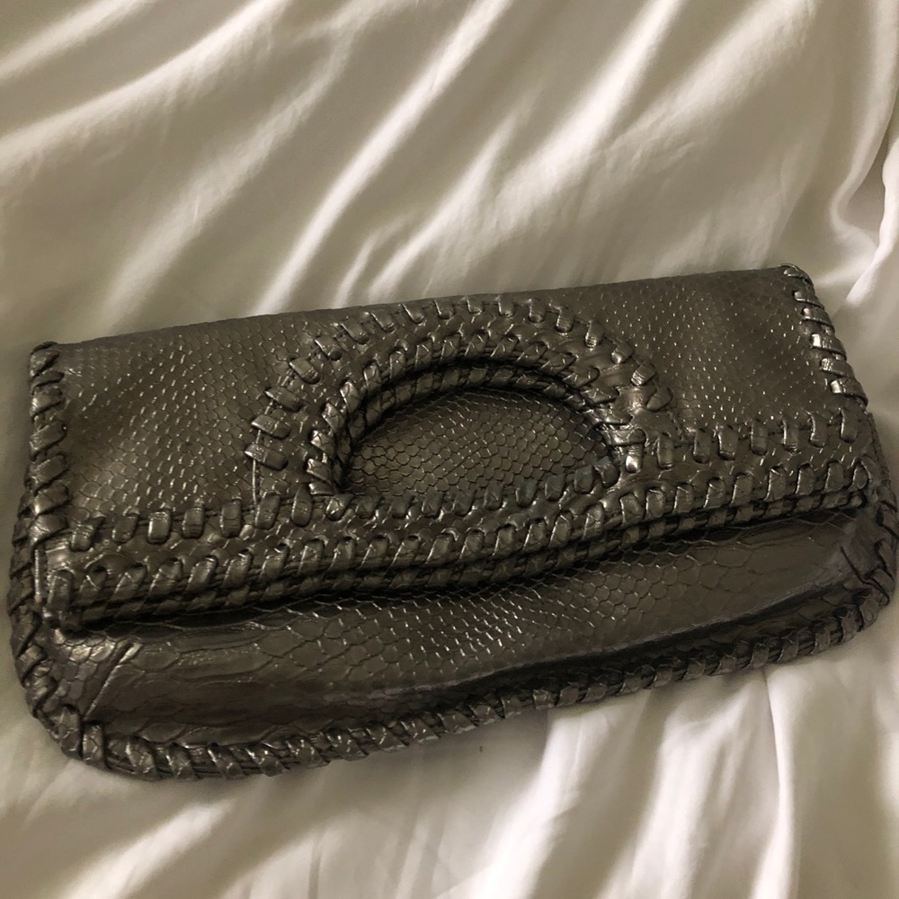 Snakeskin clutch✨